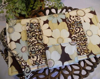 40% OFF SUMMER SALE...The Rylee...Wristlet in Ruffles
