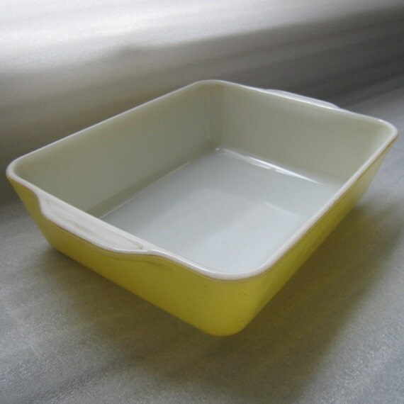 Items similar to Yellow Pyrex Rectangular Refrigerator Dish 1.5 Quart ...