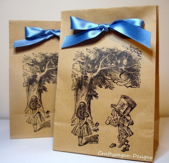 Items similar to Alice in Wonderland Kraft Favor and Treat Party Bags SET of 40-Double Sided ...