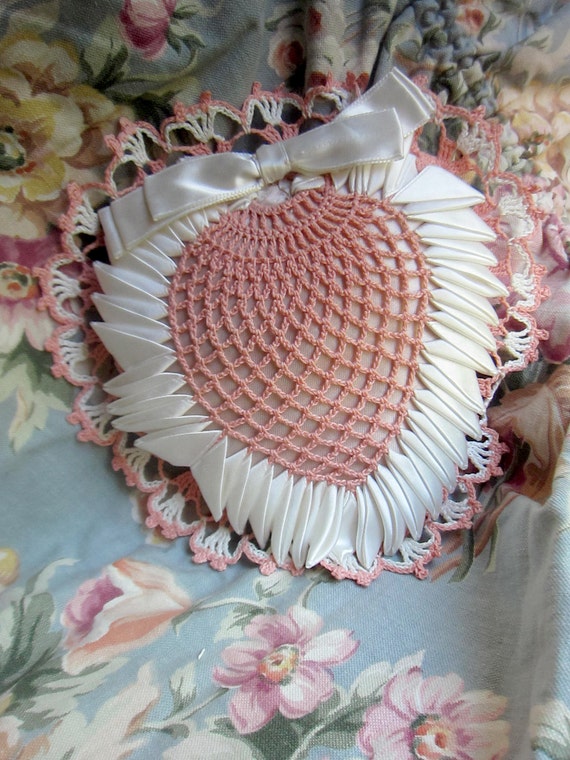 Pin Cushion 1940s Crochet Heart Shaped