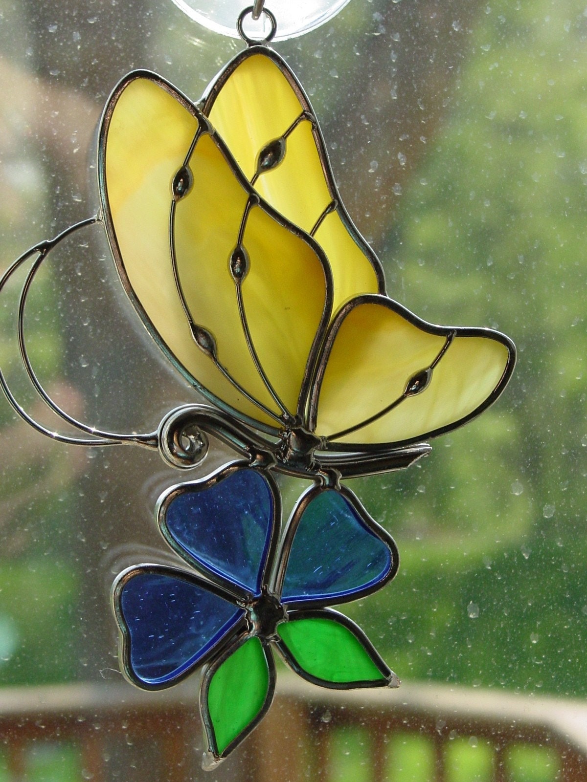 Бабочки в стекле
