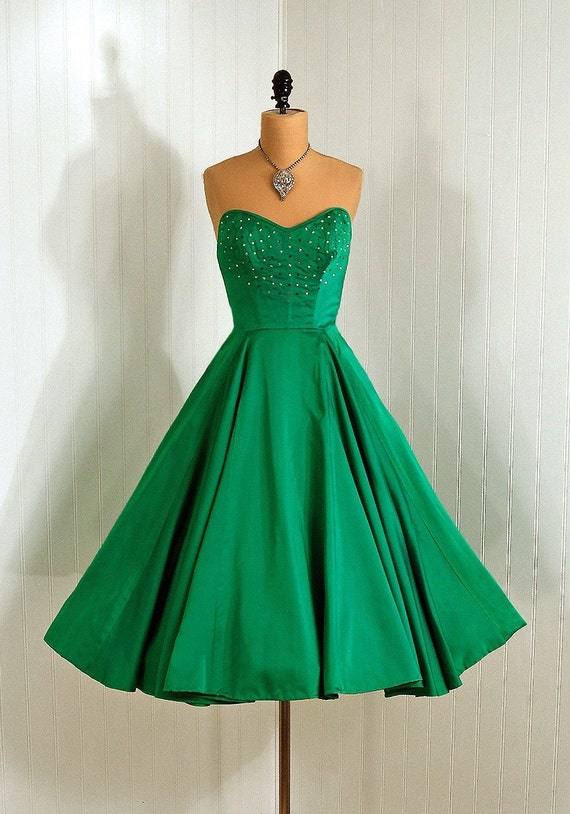 Items similar to 1950's Vintage Emerald-Green Shimmer Silk-Satin ...