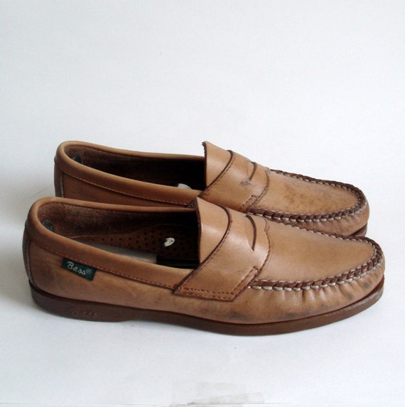 size 8.5 / 10 Vtg Tan Leather Penny Loafers. slip on. 80s