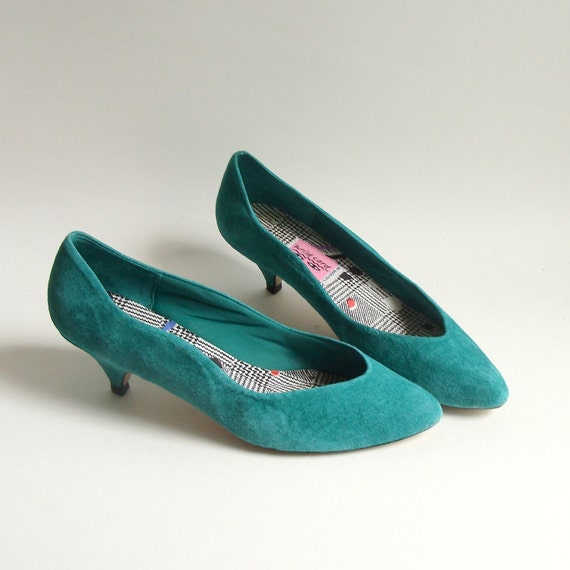 shoes size 7.5 / teal suede heels / 80s turquoise leather