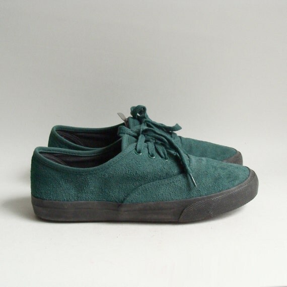 shoes 8.5 / green suede sneakers / 90s by OldBaltimoreVintage