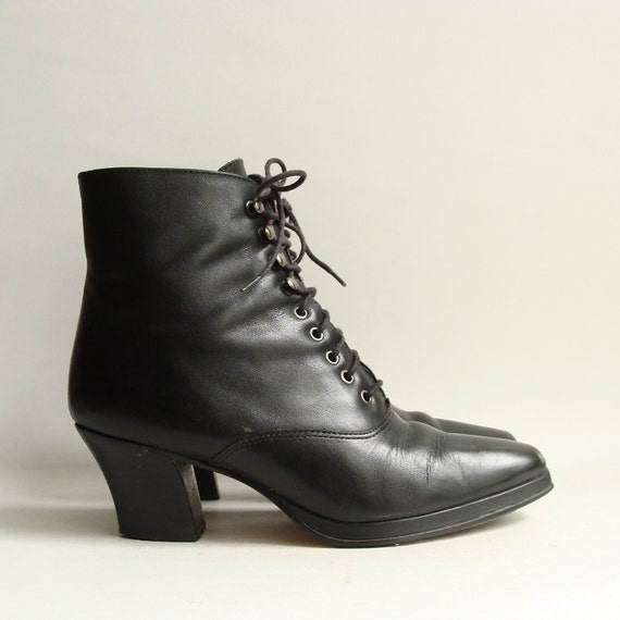 boots 6 / black leather boots / lace up victorian boots / 80s