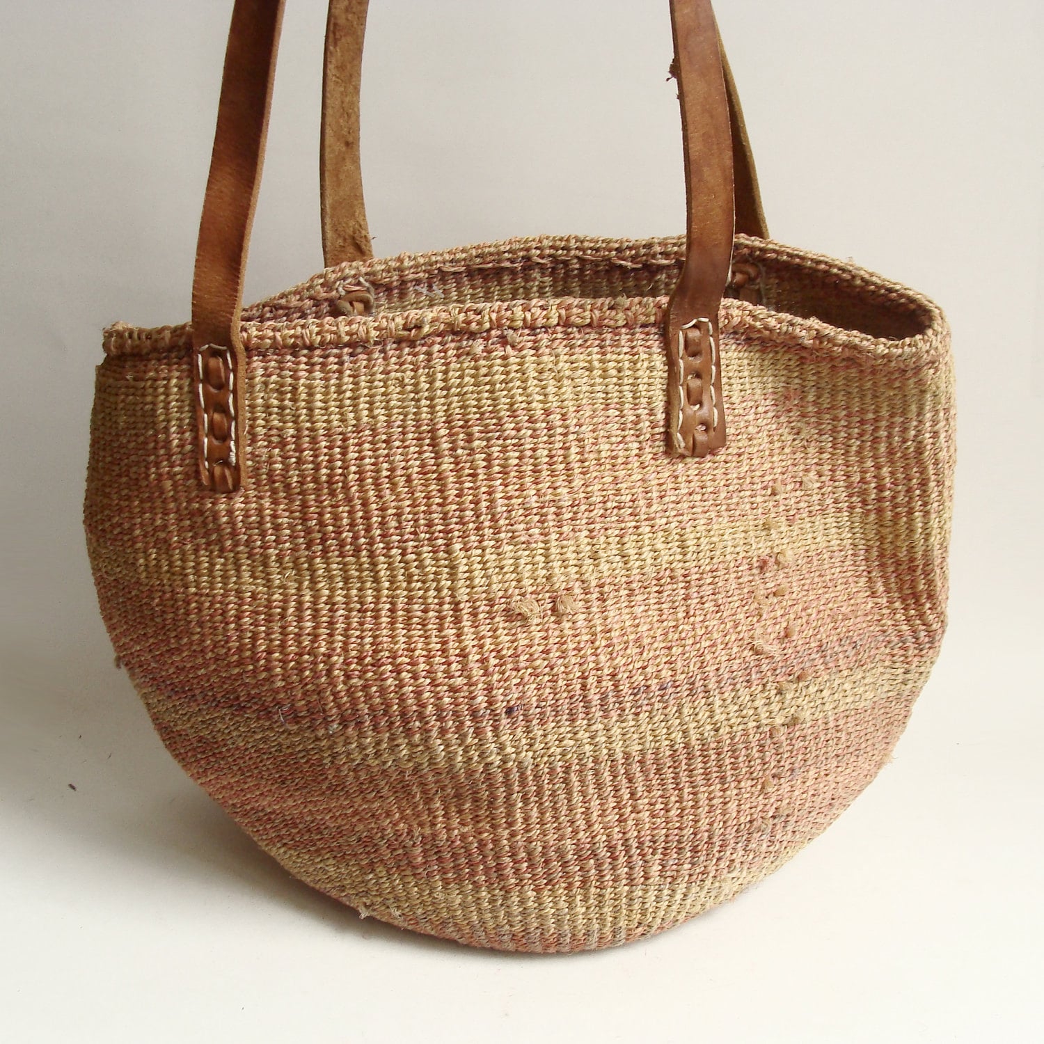 straw purse / leather and straw shoulder bag / 80s 1980s woven