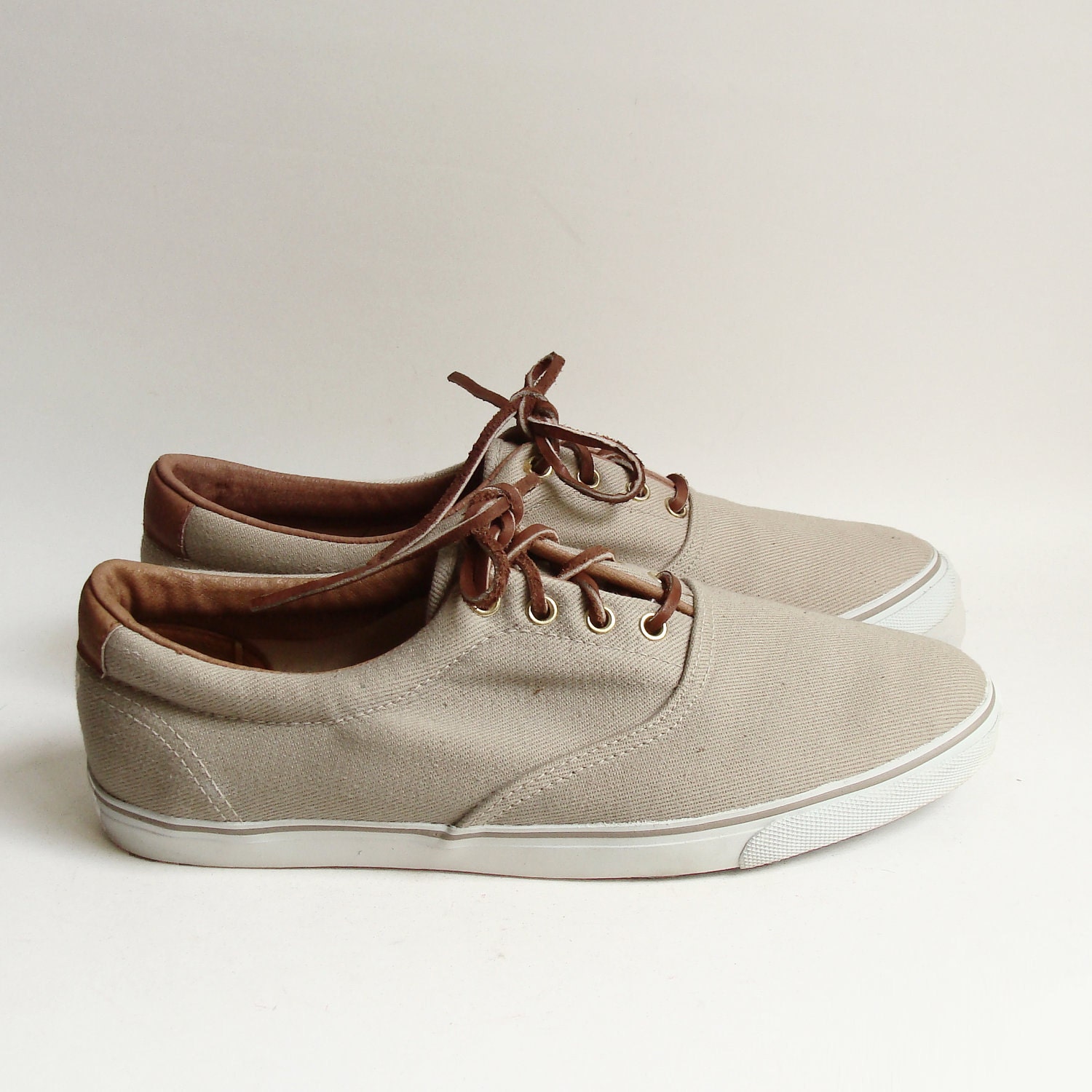 shoes 9.5 / tan canvas boat shoes / 80s 1980s preppy topsiders