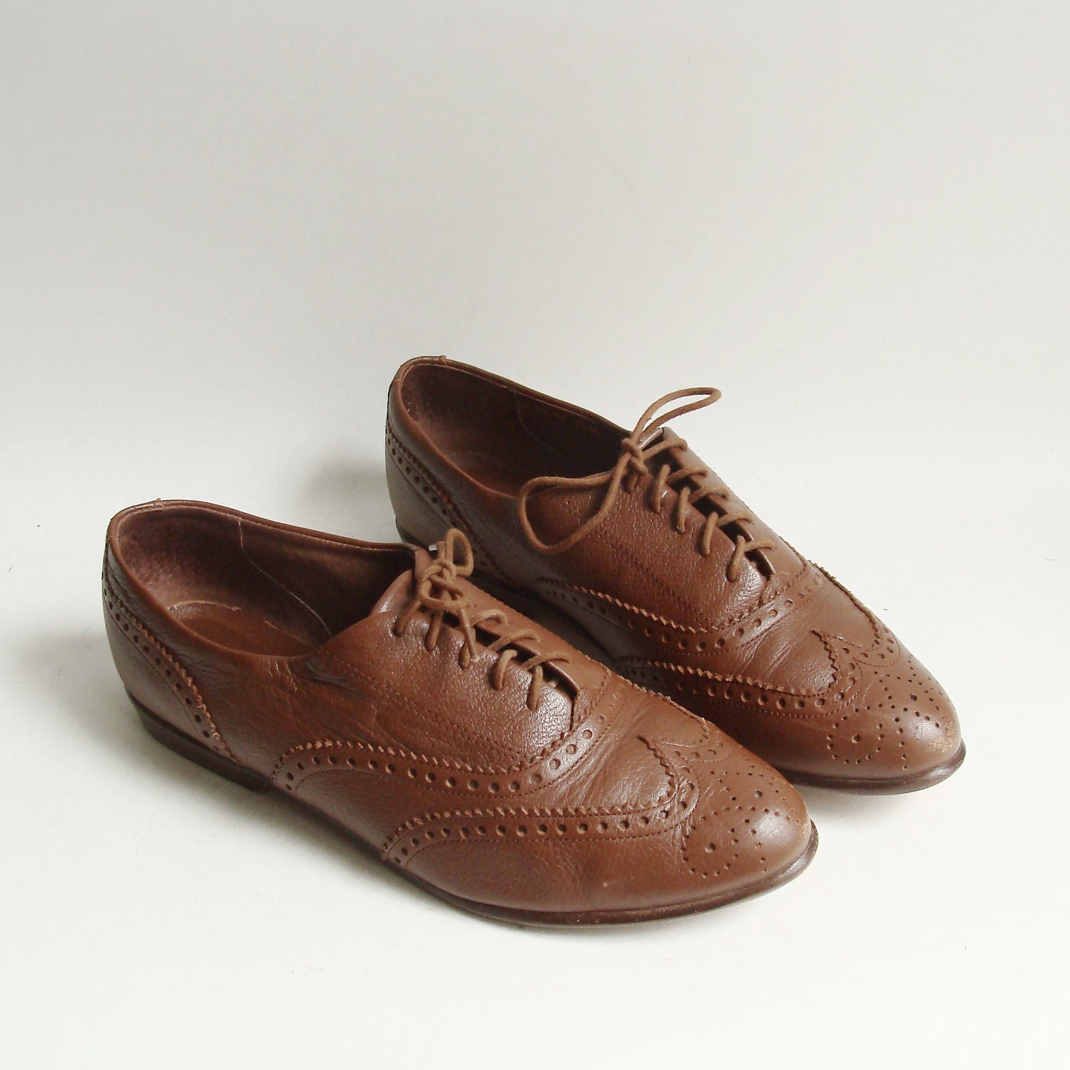 shoes 7.5 / brown leather oxfords / lace up oxford flats / 80s