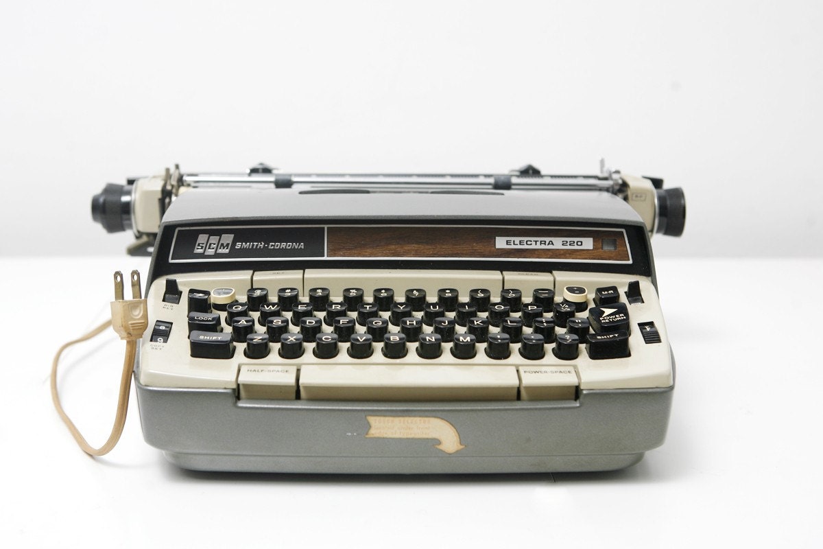 Vintage SmithCorona Electra 220 Automatic Typewriter