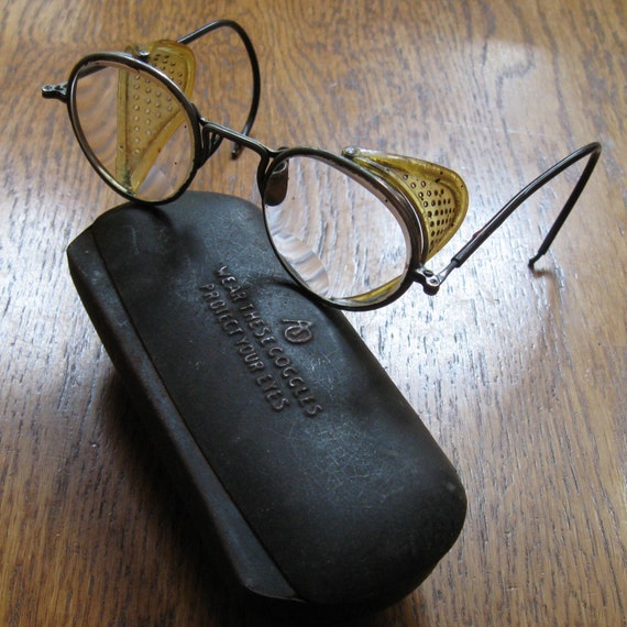 Old Steampunk Goggles Metal Case vintage safety glasses