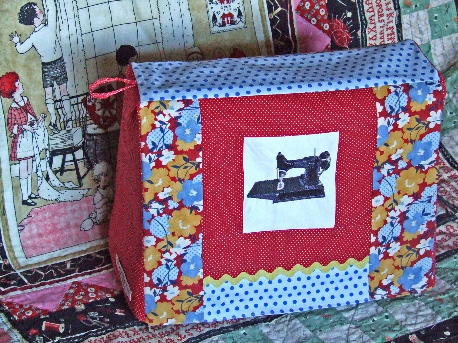 Singer Featherweight Sewing Machine Cover No. 643 Rick Rack