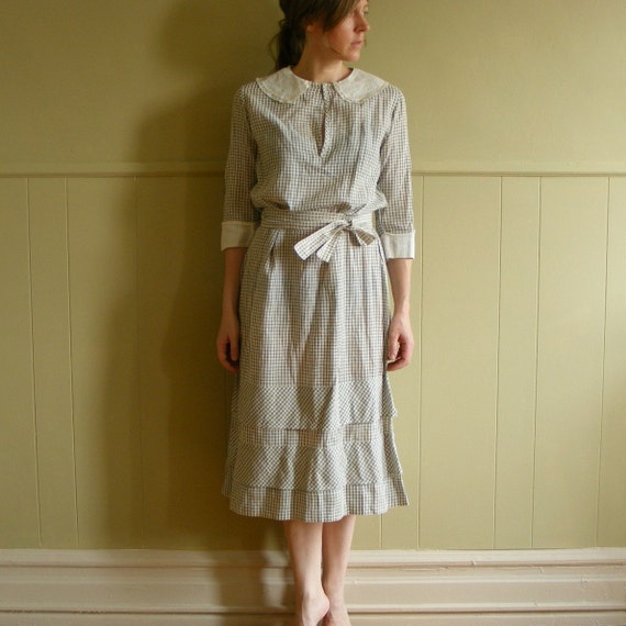 reserved 1900s vintage WINDOWPANE CHECK WORKING dress S