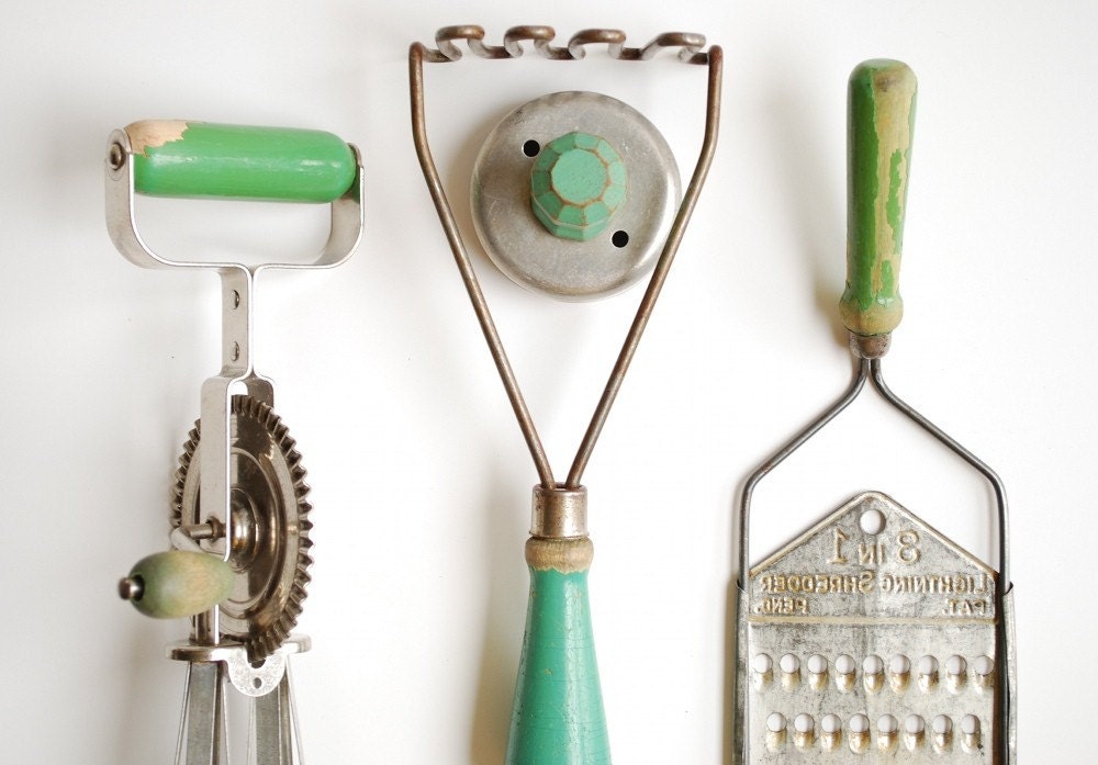 Instant collection Vintage green handled kitchen utensils