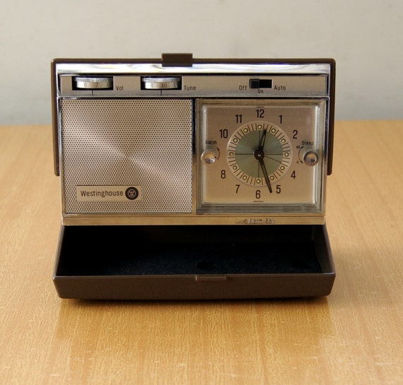 Travel Clock/Radio Vintage Westinghouse