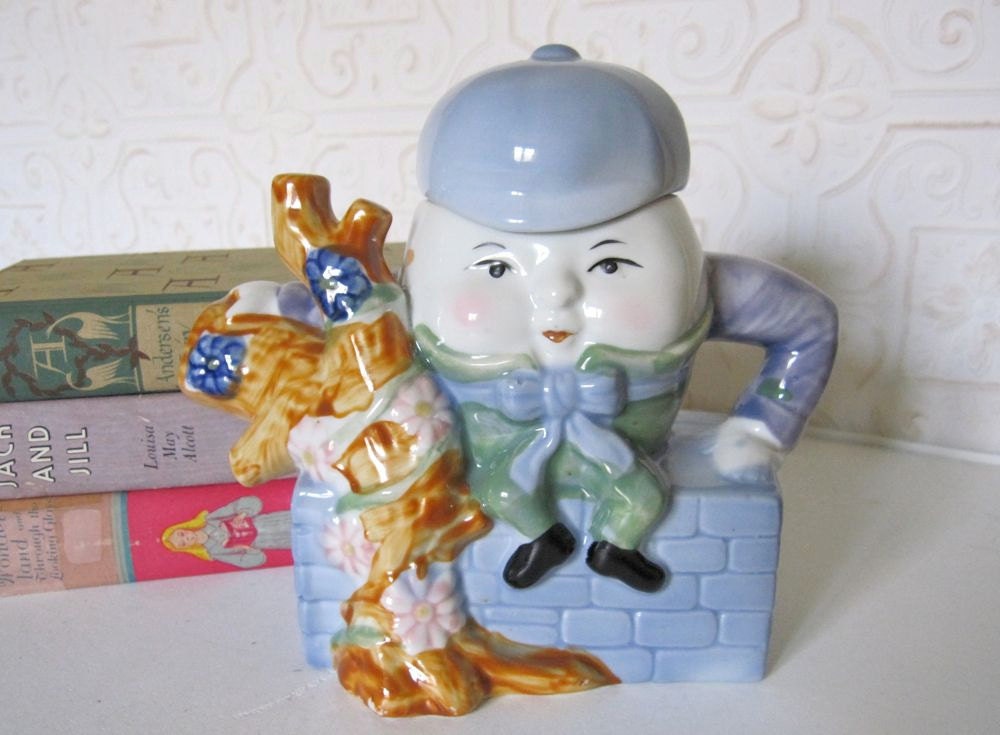 Vintage Humpty Dumpty Ceramic Teapot Decorative