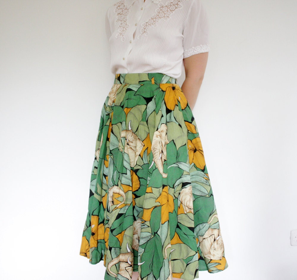 Vintage skirt. elephant print full circle high waisted. size M