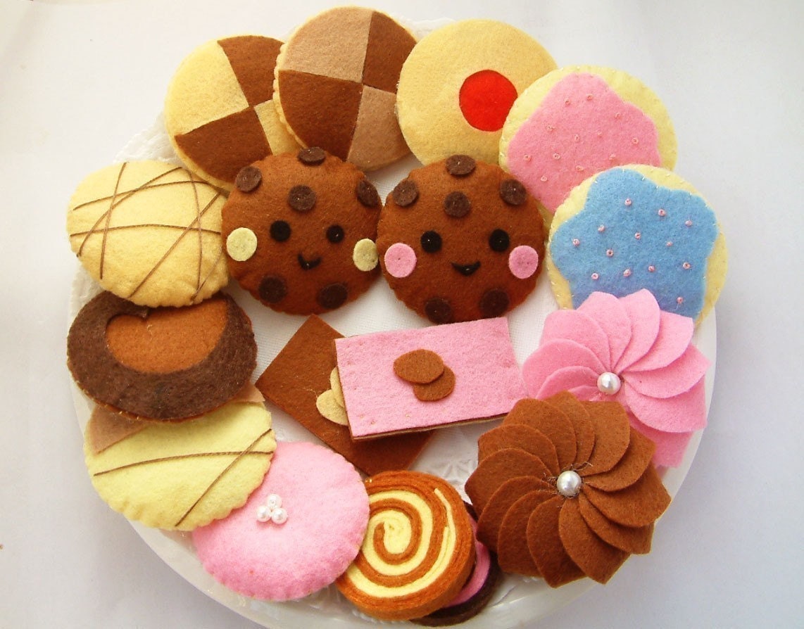 DIY felt Lovely Cookie set11 in 1PDF Pattern via