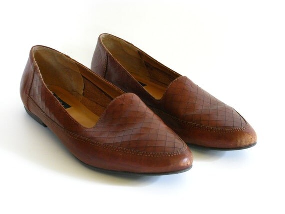 Items similar to Vintage Candies Brown Leather Flats - Size 8 on Etsy