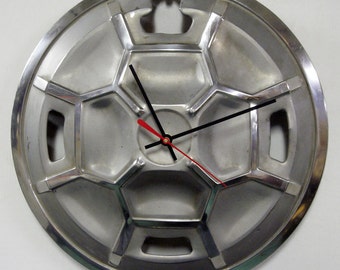 1976 - 1978 Datsun B-210 Sedan Hubcap Wall Clock - 1977