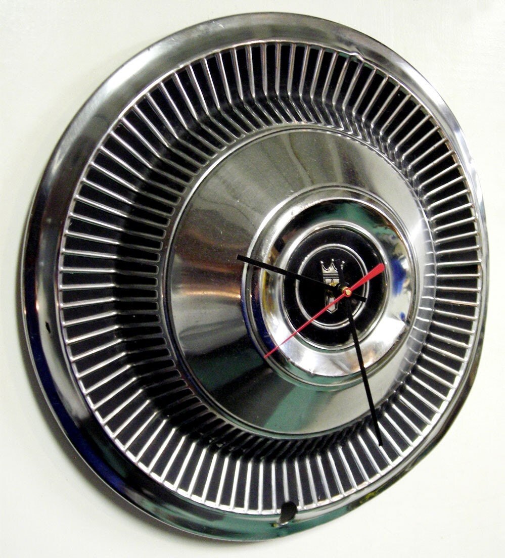 1968 1969 Ford Galaxie / LTD Hubcap Wall Clock Retro Car