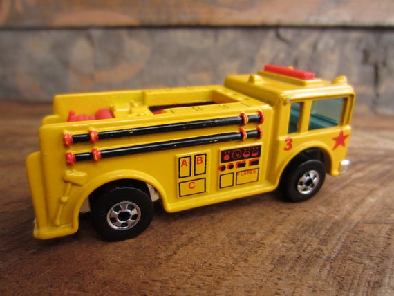 Vintage 1976 Hot Wheels Fire Truck Yellow Diecast Mattel made