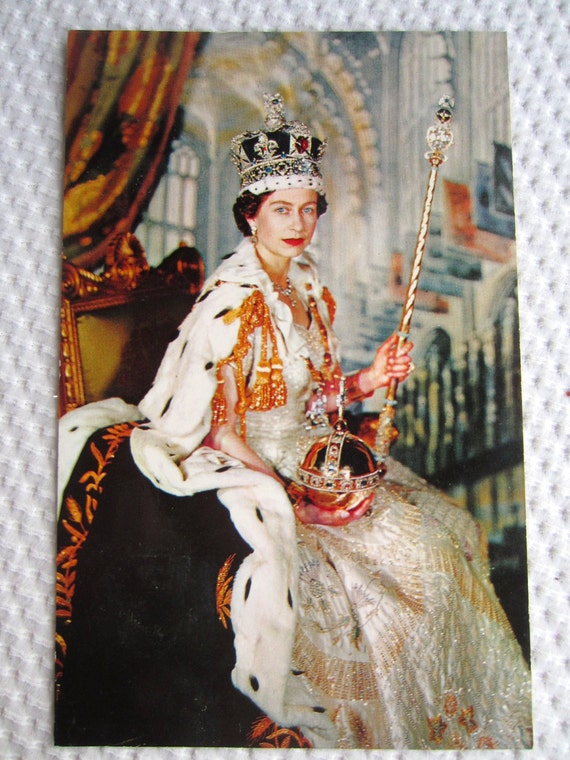 Vintage Queen Elizabeth 2 Coronation Portrait Image Postcard