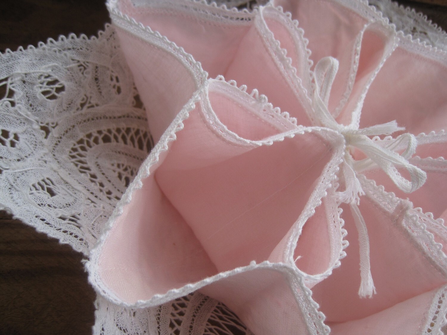 Vintage Linen and Lace Bread Basket Liner