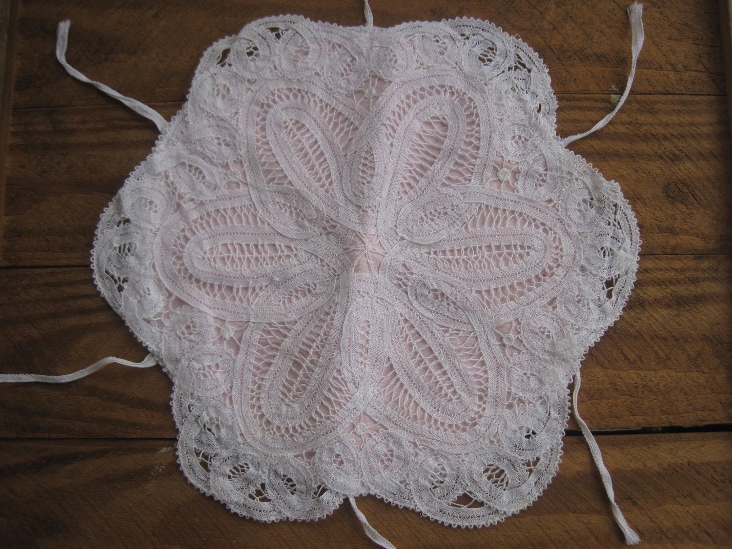 Vintage Linen and Lace Bread Basket Liner