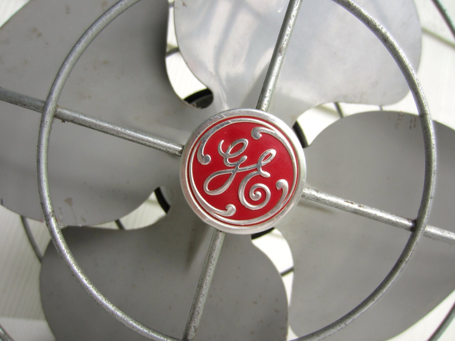 Vintage Mid Century General Electric Table Fan Oscillating