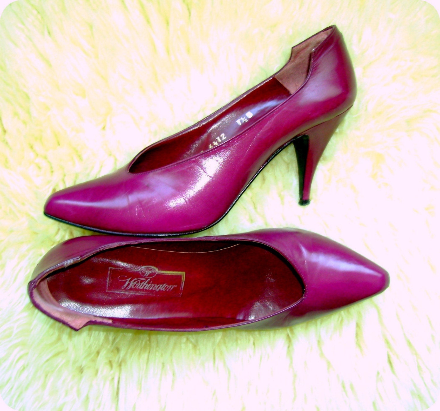 Vintage 80s Magenta Plum Heels Pumps Cut out Leather Shoes