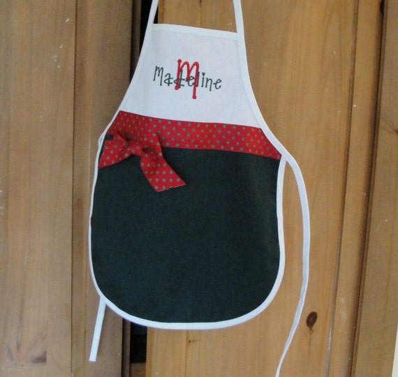 Child's Personalized Holiday Apron in Green, Red and White