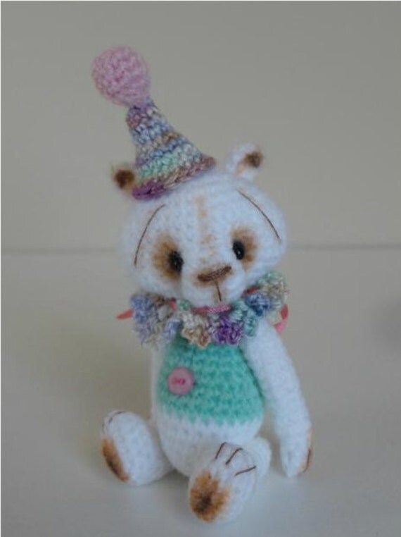 Miniature Crochet THREAD ARTist BuBBleGuM Bear by thetinytoybox