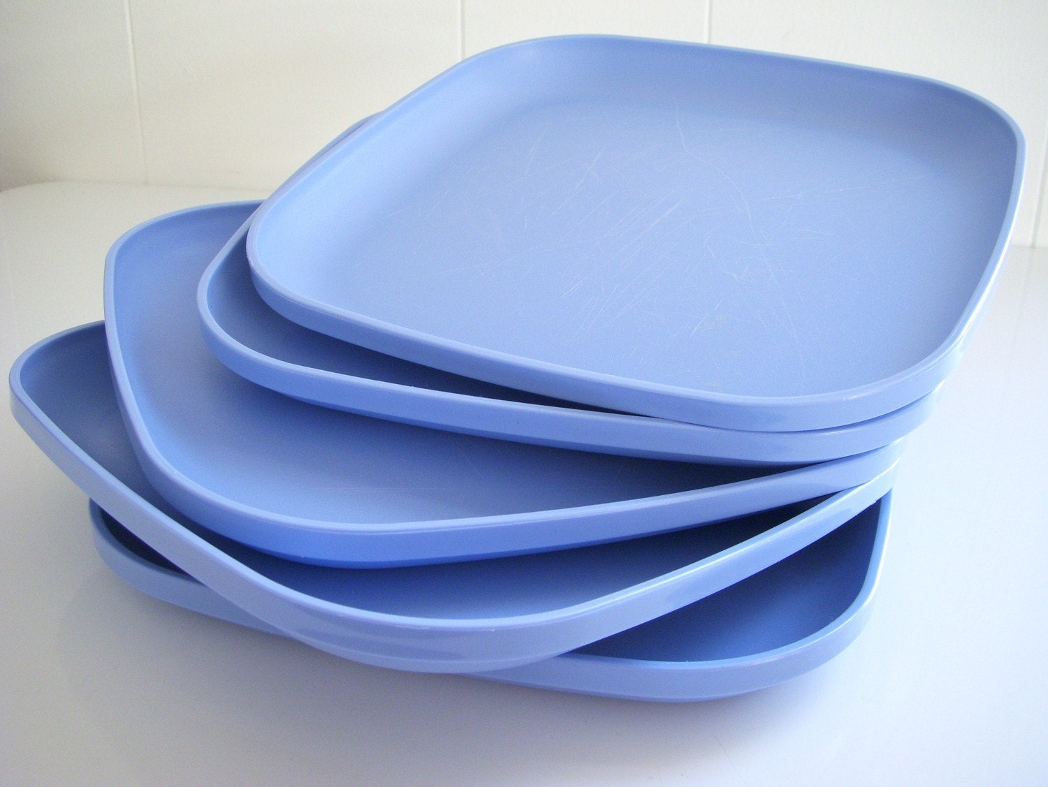 5 Tupperware Lunch Plates in Cadet Blue
