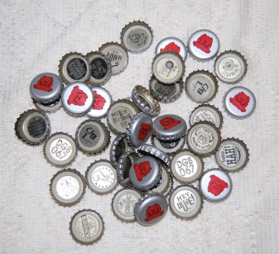 45 Red Dog beer bottle caps