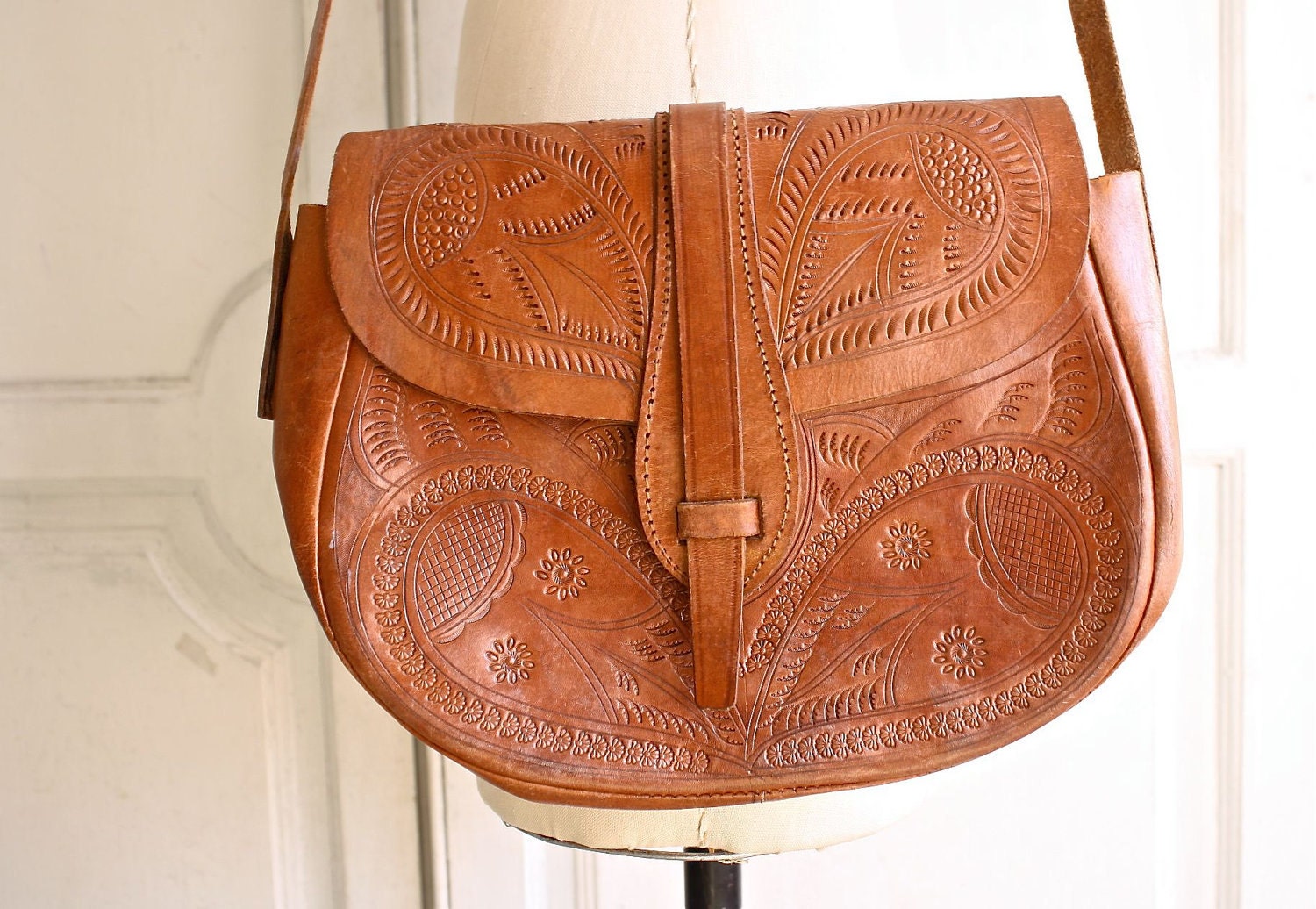 leather saddle purse