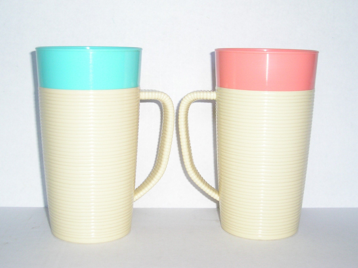 Vintage Raffiaware Thermo Temp Mugs Aqua and Pink Set of Two