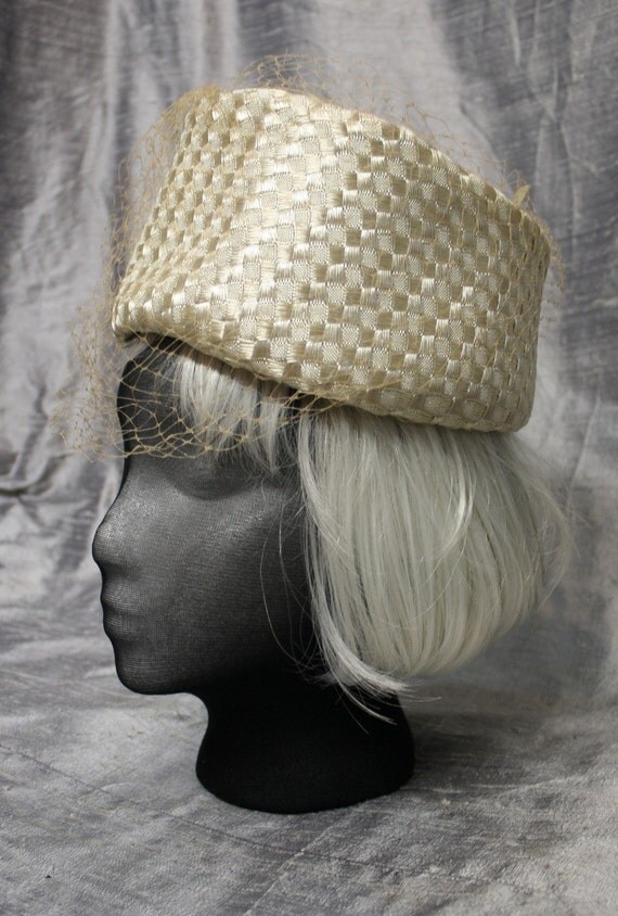 Vintage 1960's Torque Pillbox Hat
