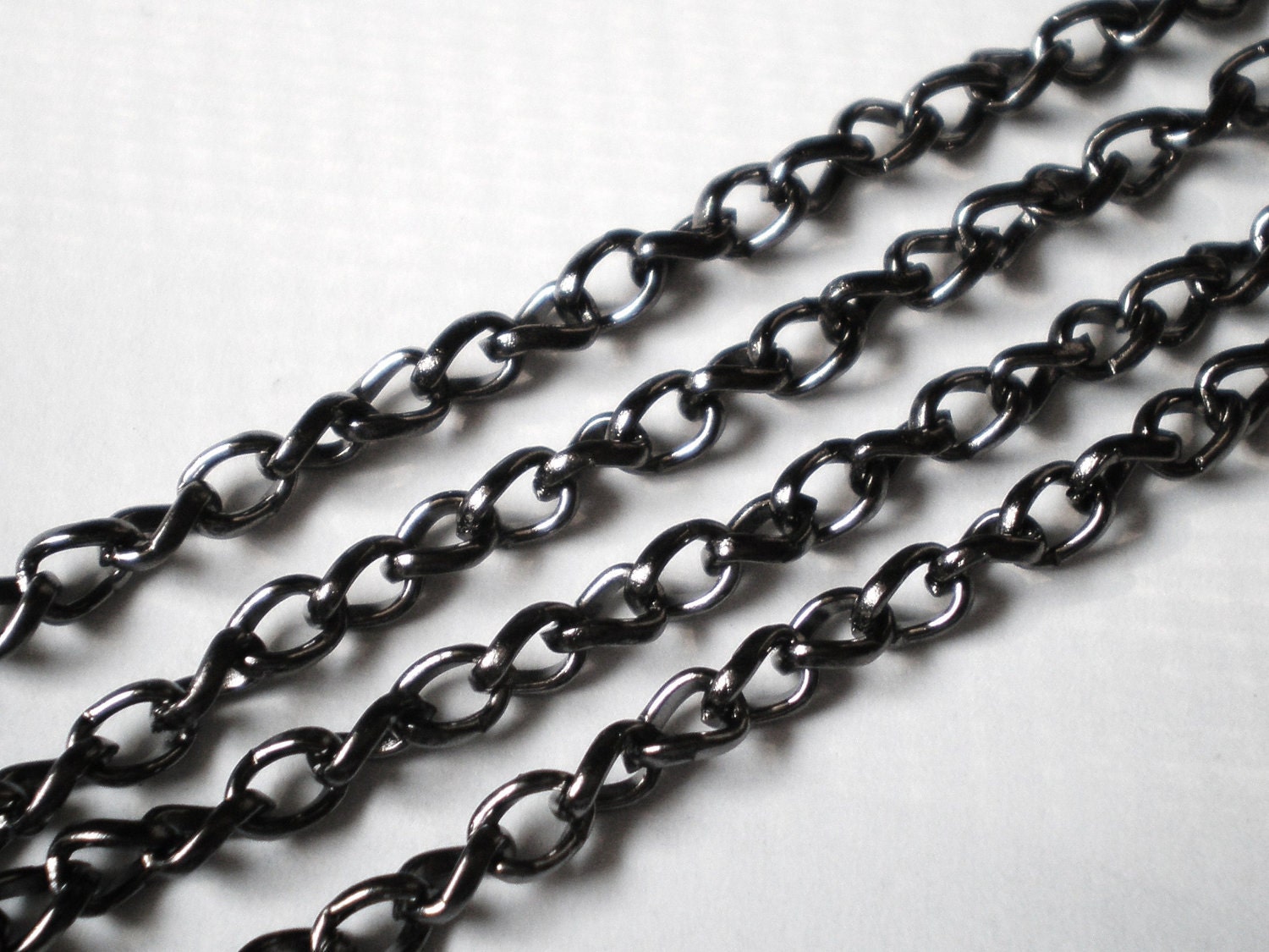 illumicrate chain of iron