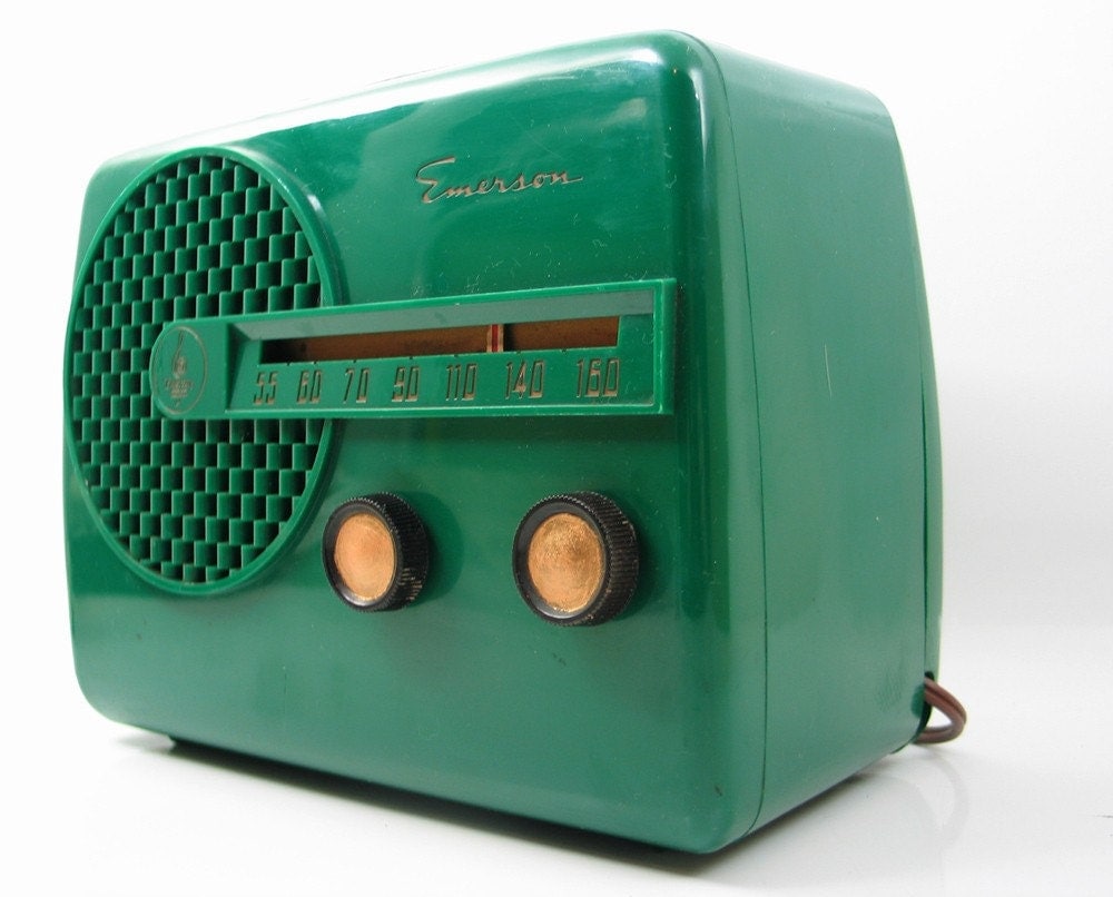 Antique Emerson Portable Tube Radio c. 1950