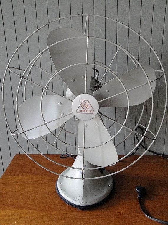 Vintage Oscillating Table Fan by the Hunter Division of