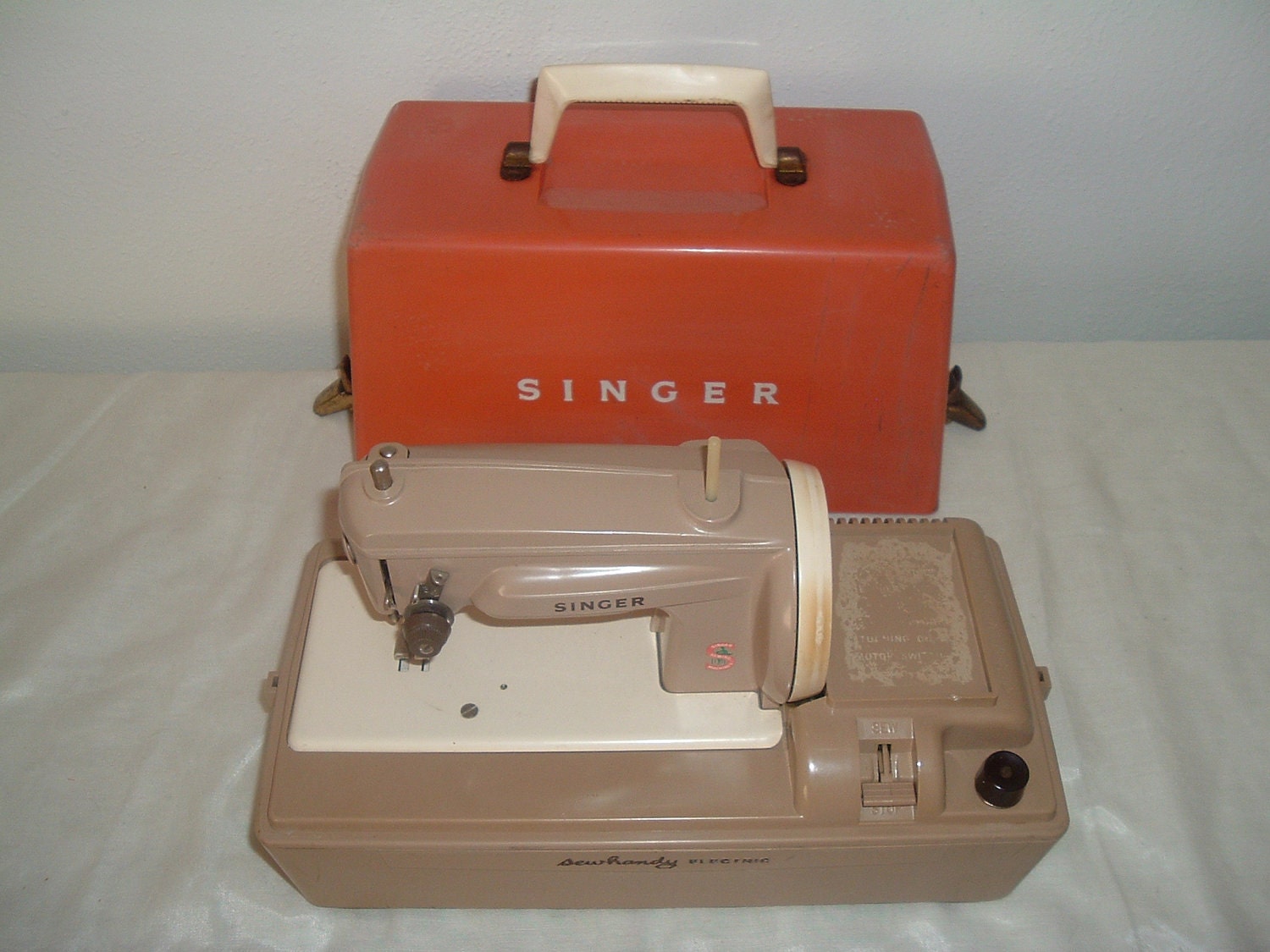 vintage Singer Sew-handy Electric Sewing Machine
