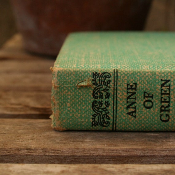 anne of green gables vintage books