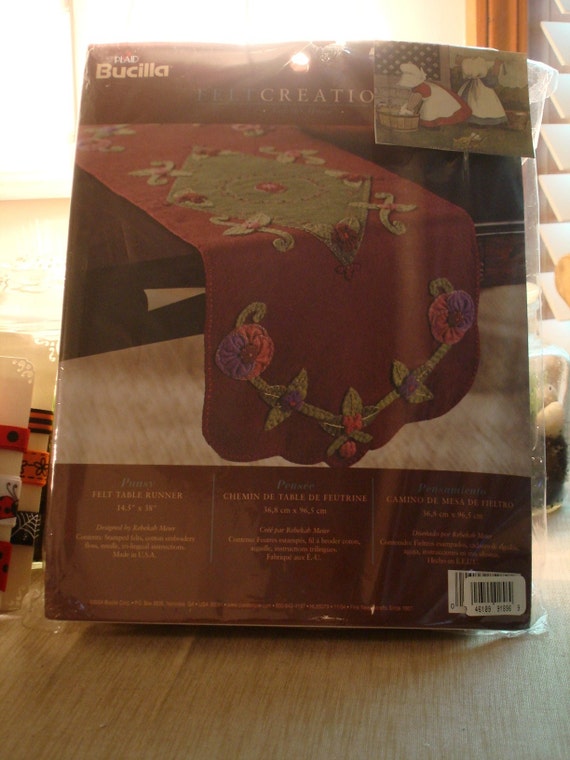 BUSCILLA FELT TABLE RUNNER KIT FELT felt project felting