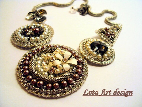 Beautiful rich handmade Statement necklace-statement by Lottaart