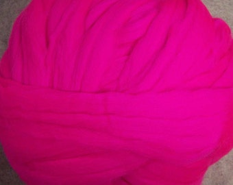Wool Roving, Merino Roving, Merino Wool Roving, Spinning Wool, Felting Wool, Spinning Fiber - Magenta - 8oz
