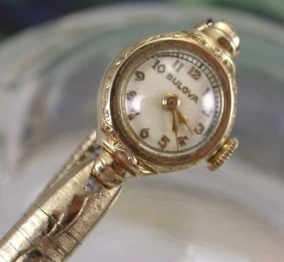 1940s Bulova Ladies Wrist Watch..10 karat gold filled