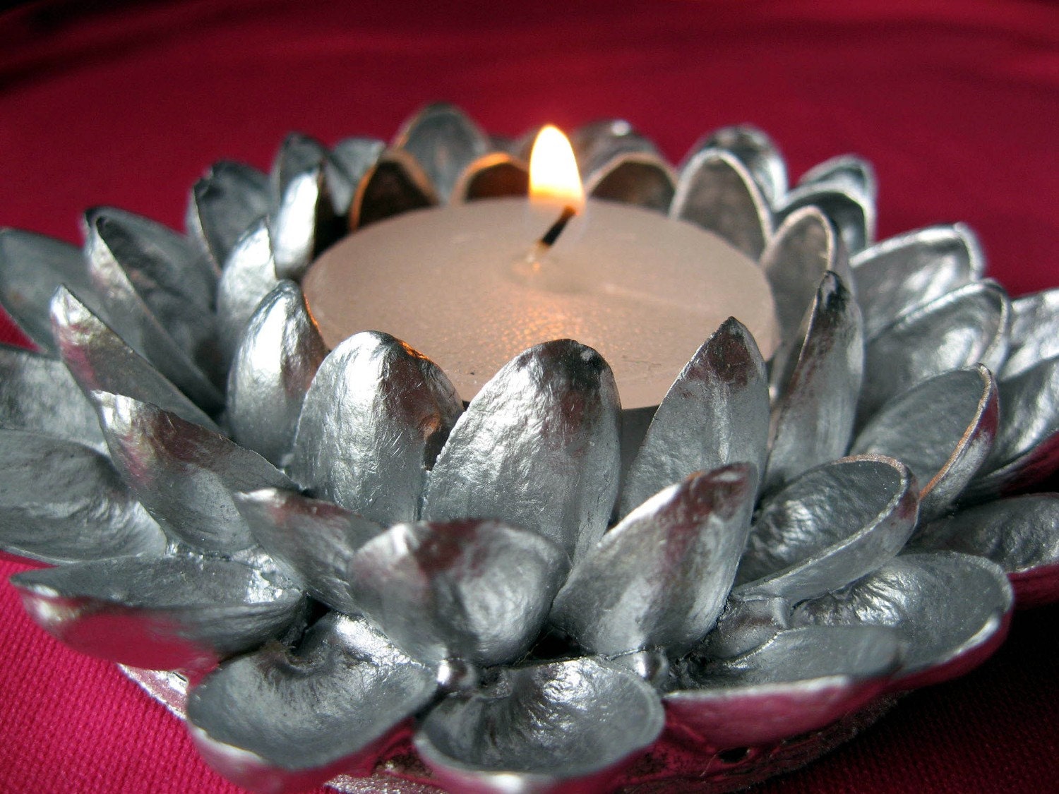 Pistachio Shell Lotus Blossom Tea Light