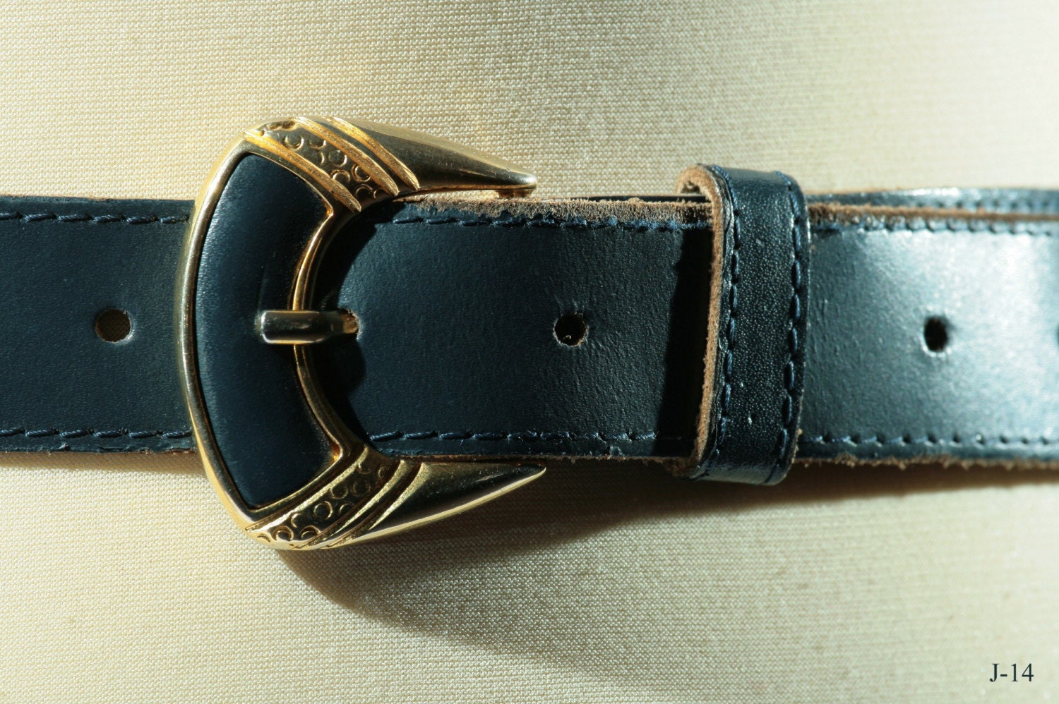 SALE.....Vintage NAVY BLUE LEATHER belt with ROYAL GOLD buckle