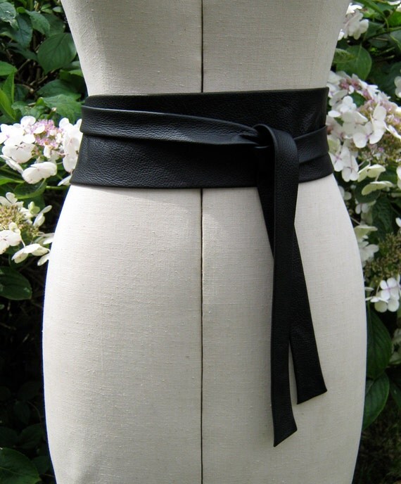 Items similar to Black leather simple wrap around narrow belt on Etsy